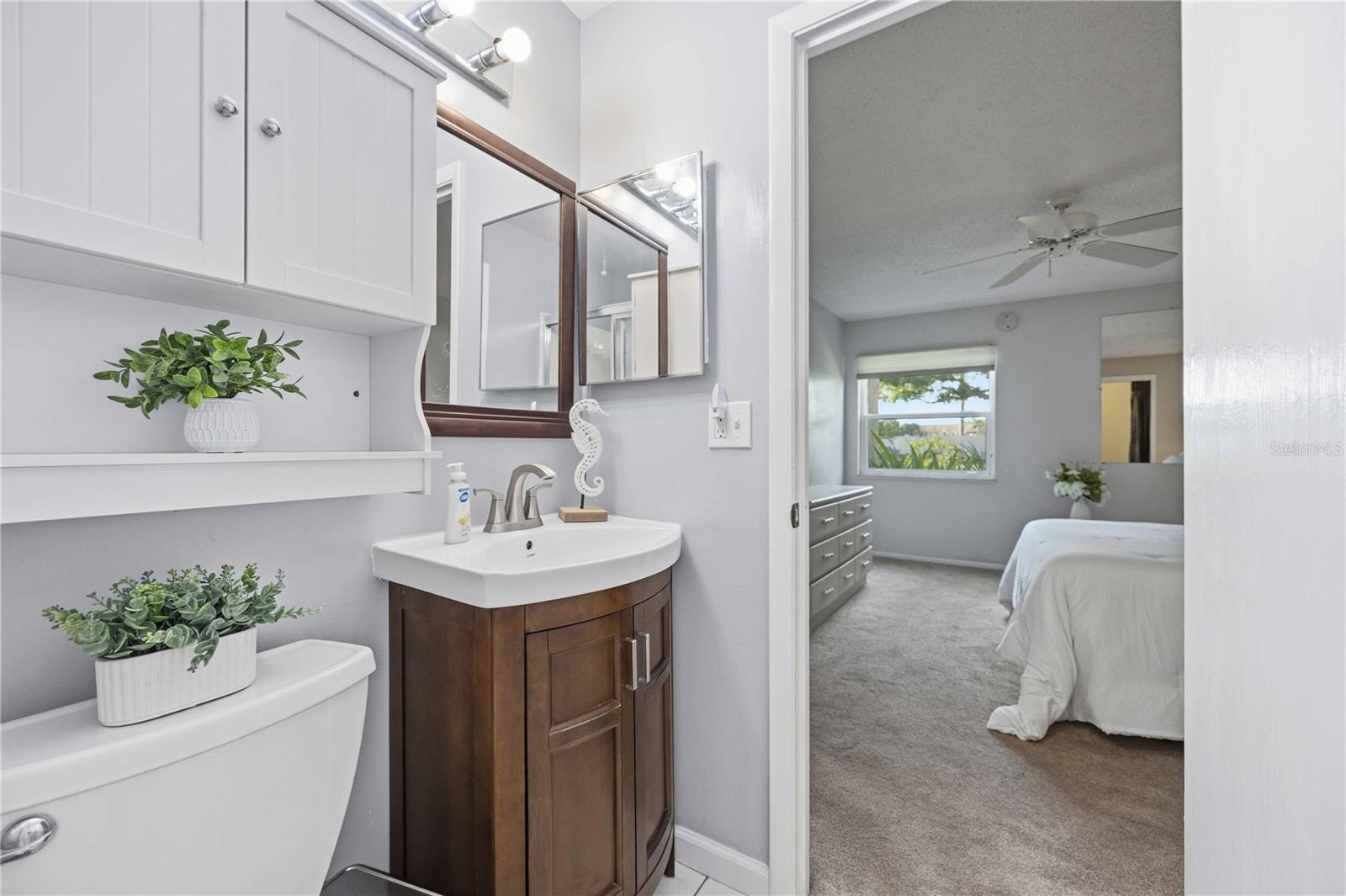 Image 23 of 44 For 3259 Beneva Road 101