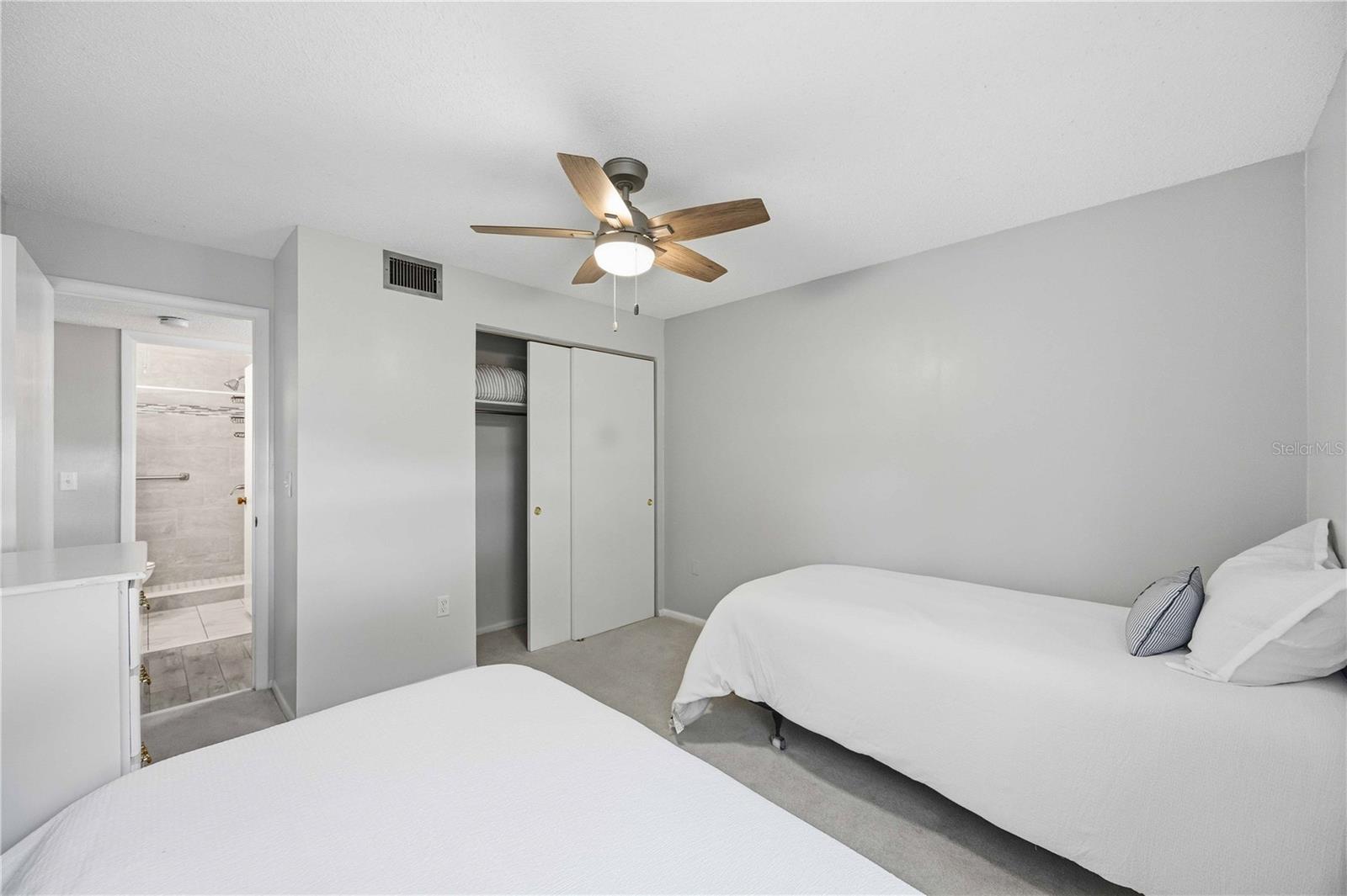 Image 27 of 44 For 3259 Beneva Road 101