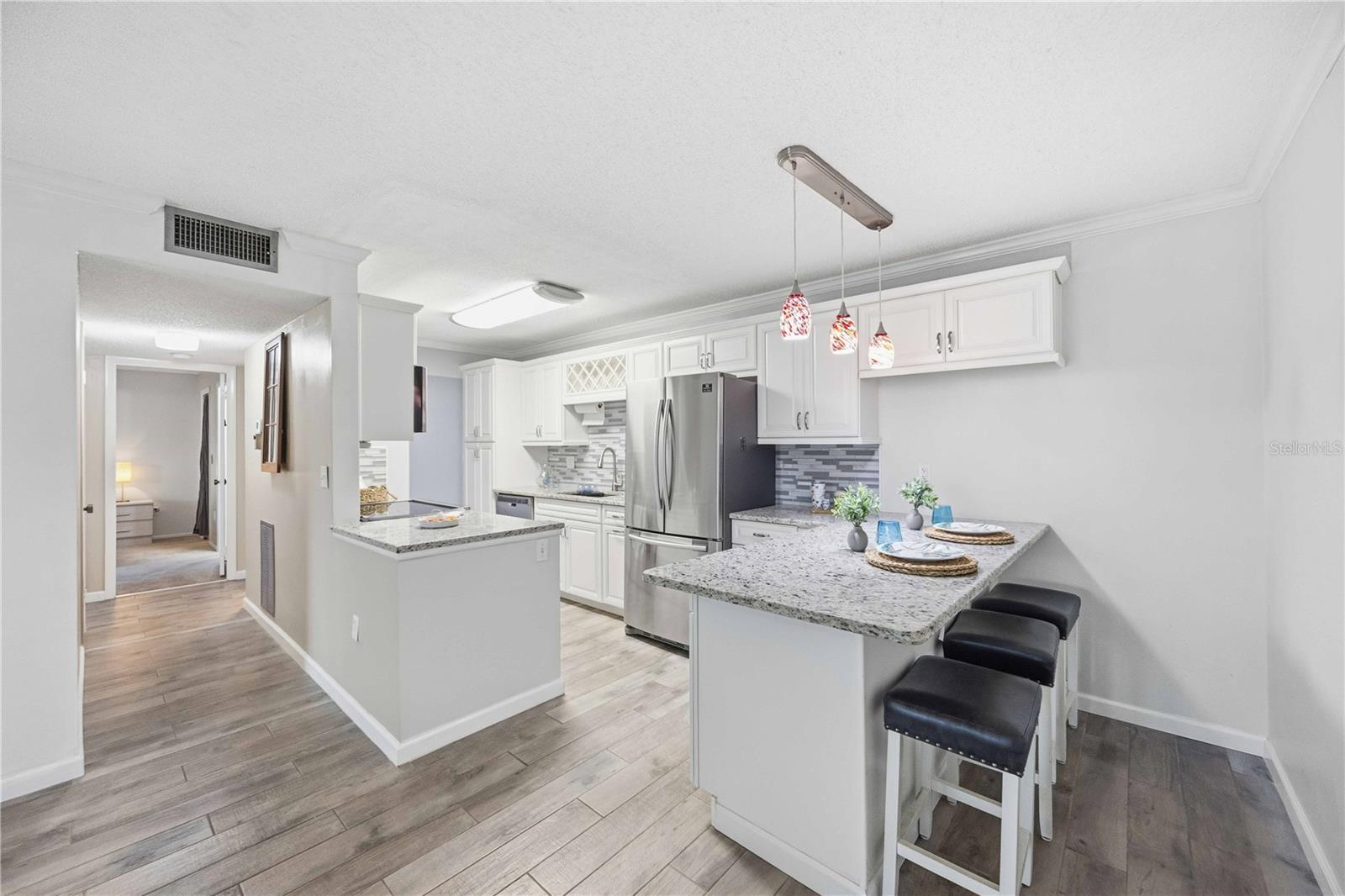 Image 6 of 44 For 3259 Beneva Road 101