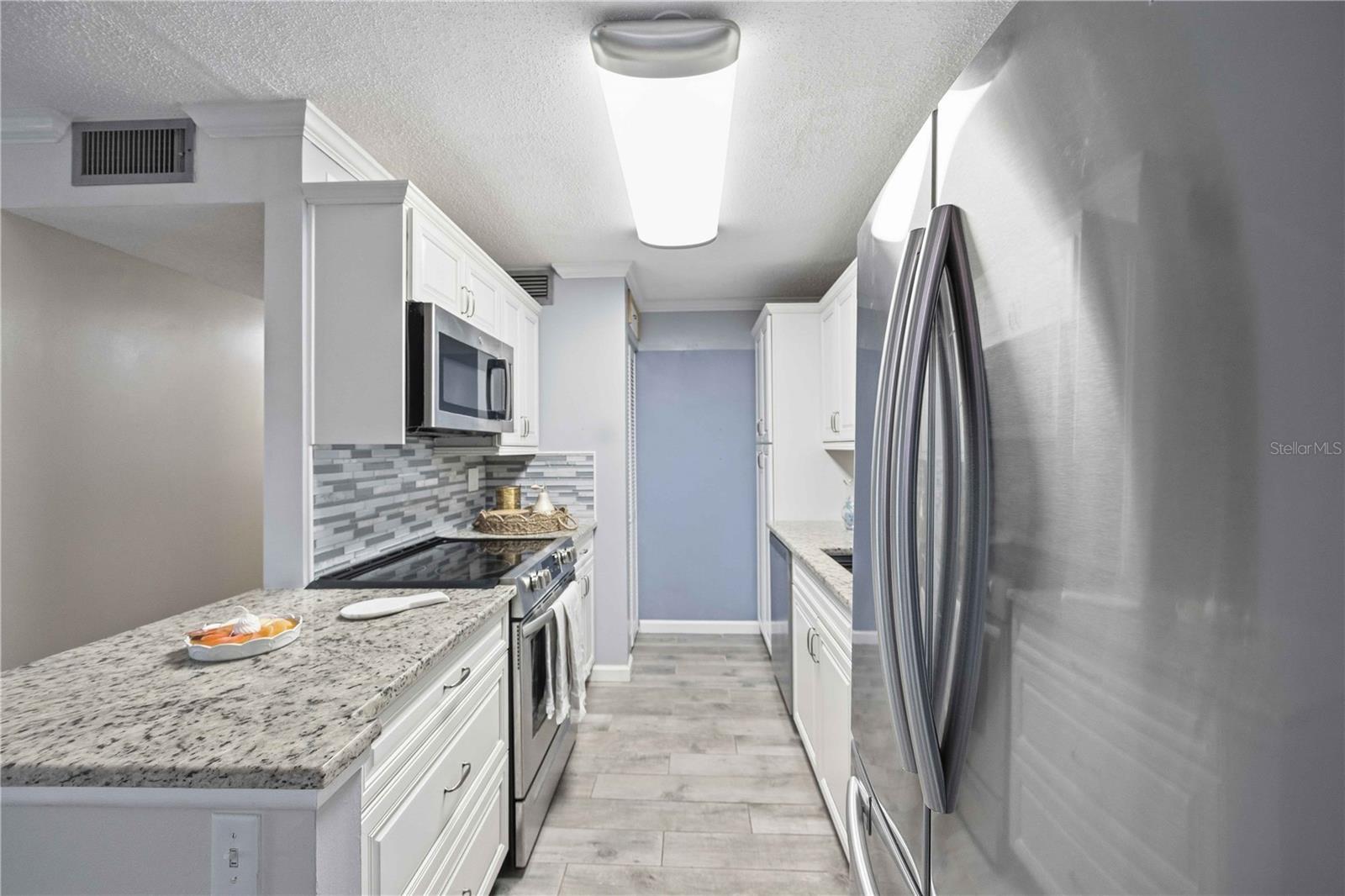 Image 7 of 44 For 3259 Beneva Road 101