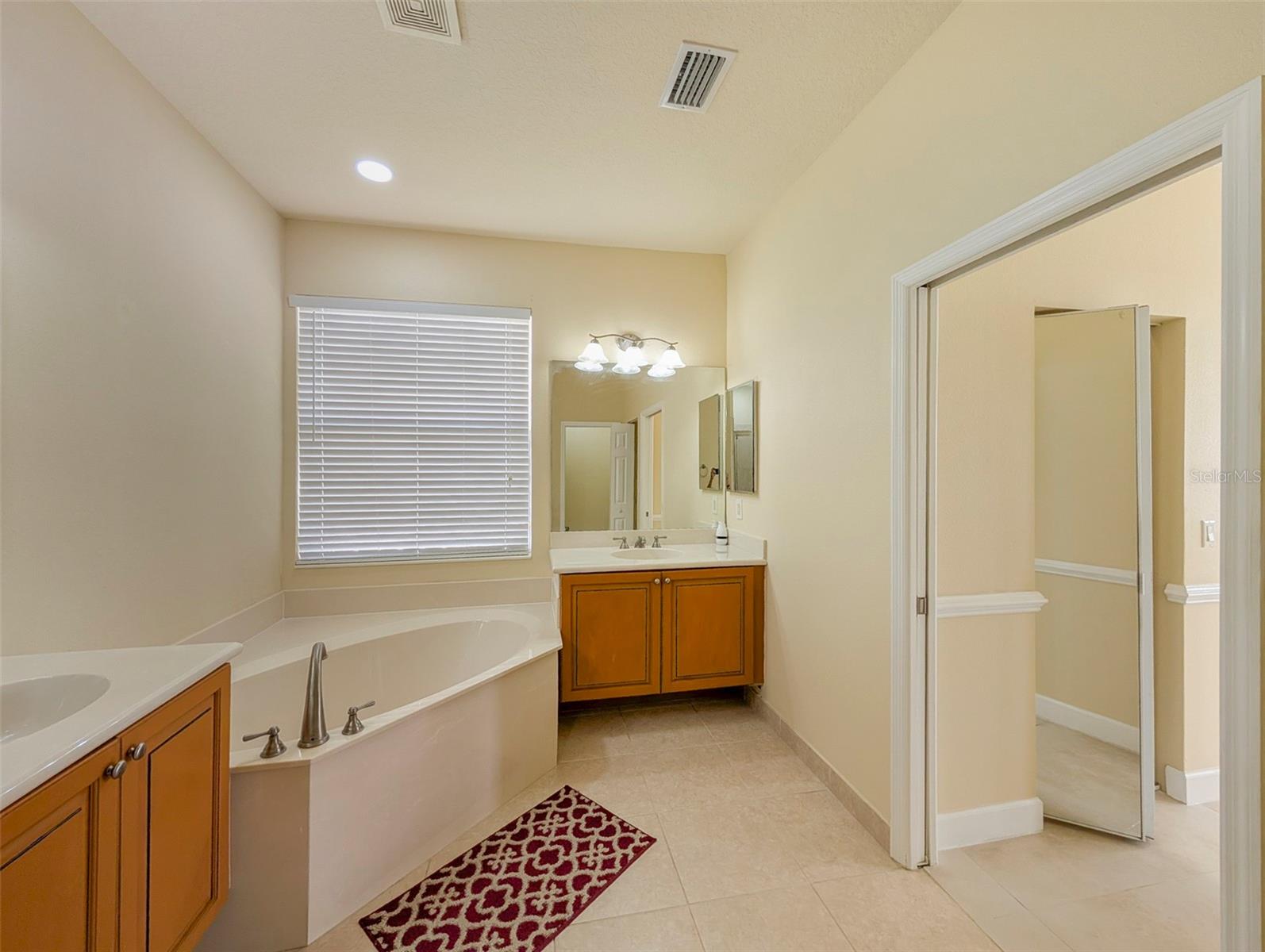 Image 17 of 39 For 6507 37th Street E