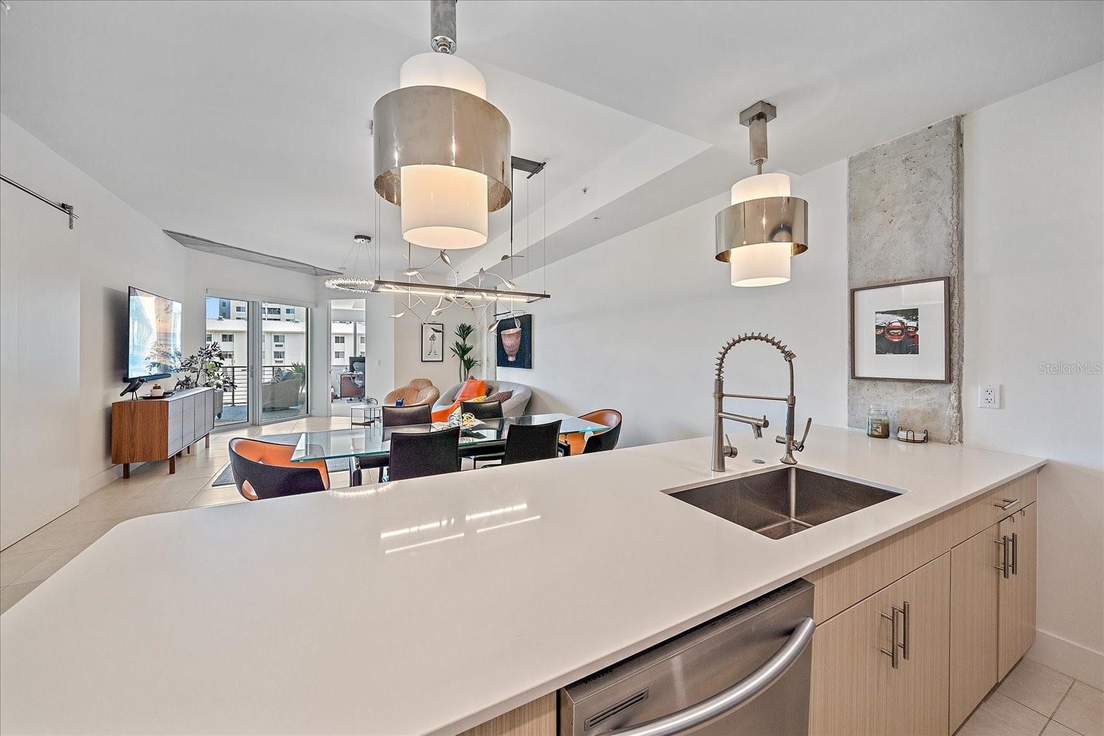 Image 10 of 32 For 332 Cocoanut Avenue 406