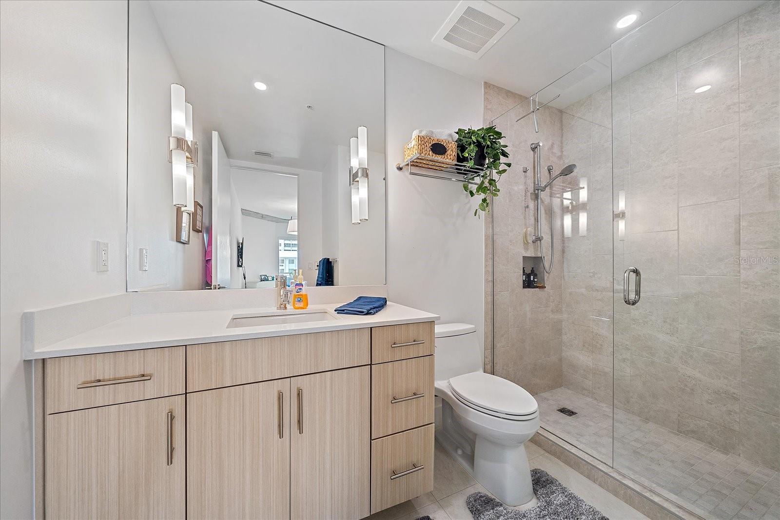 Image 22 of 32 For 332 Cocoanut Avenue 406