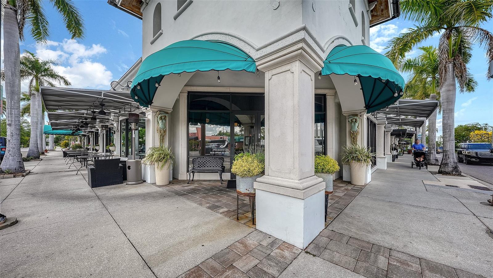 Image 88 of 91 For 2010 Hyde Park Circle