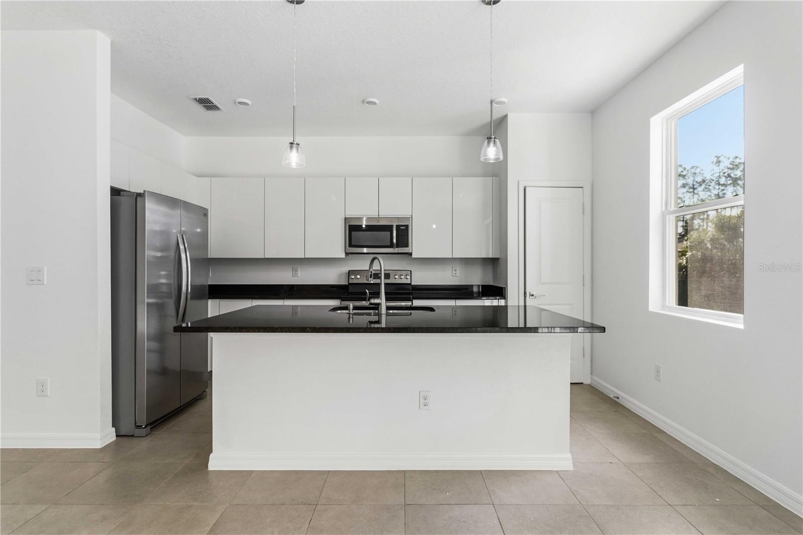 Image 10 of 30 For 4239 Belladonna Avenue