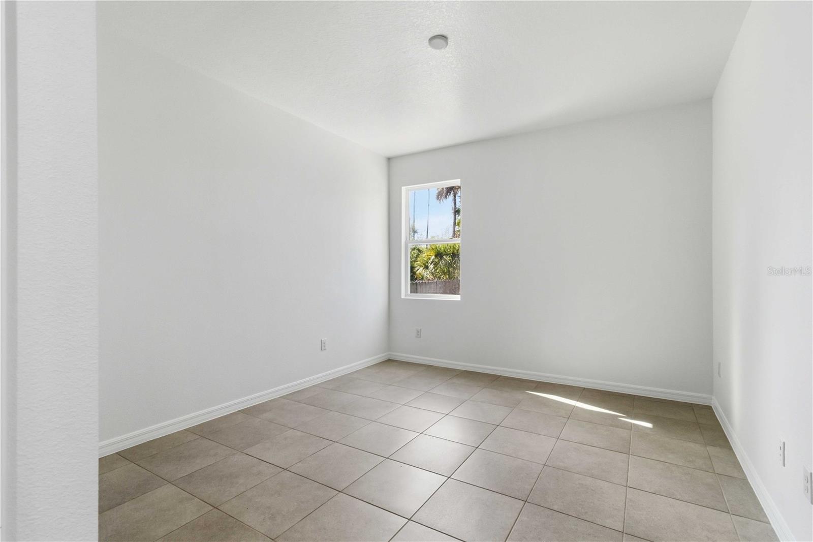 Image 19 of 30 For 4239 Belladonna Avenue