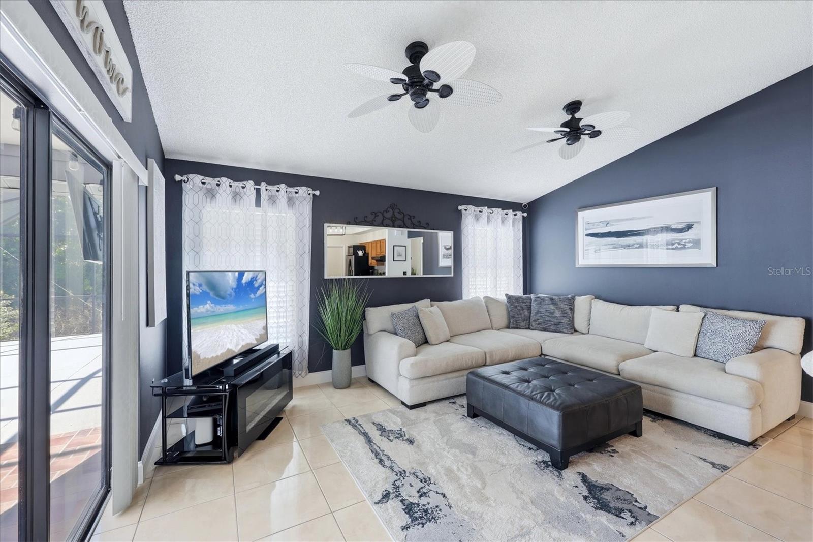 Image 14 of 42 For 8421 Country Park Way