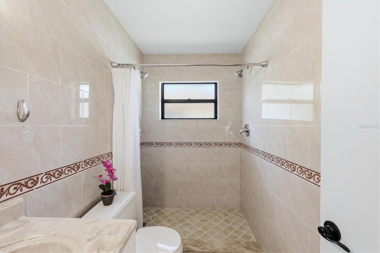 Image 24 of 42 For 8421 Country Park Way