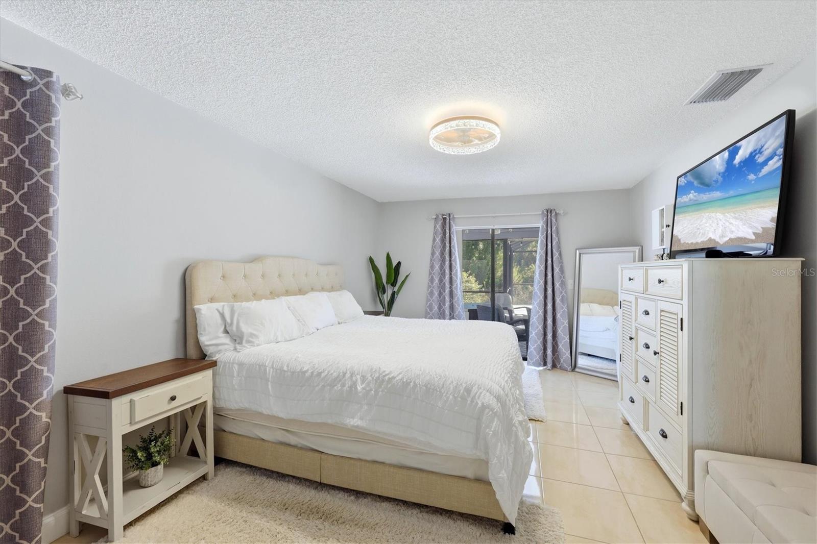 Image 28 of 42 For 8421 Country Park Way