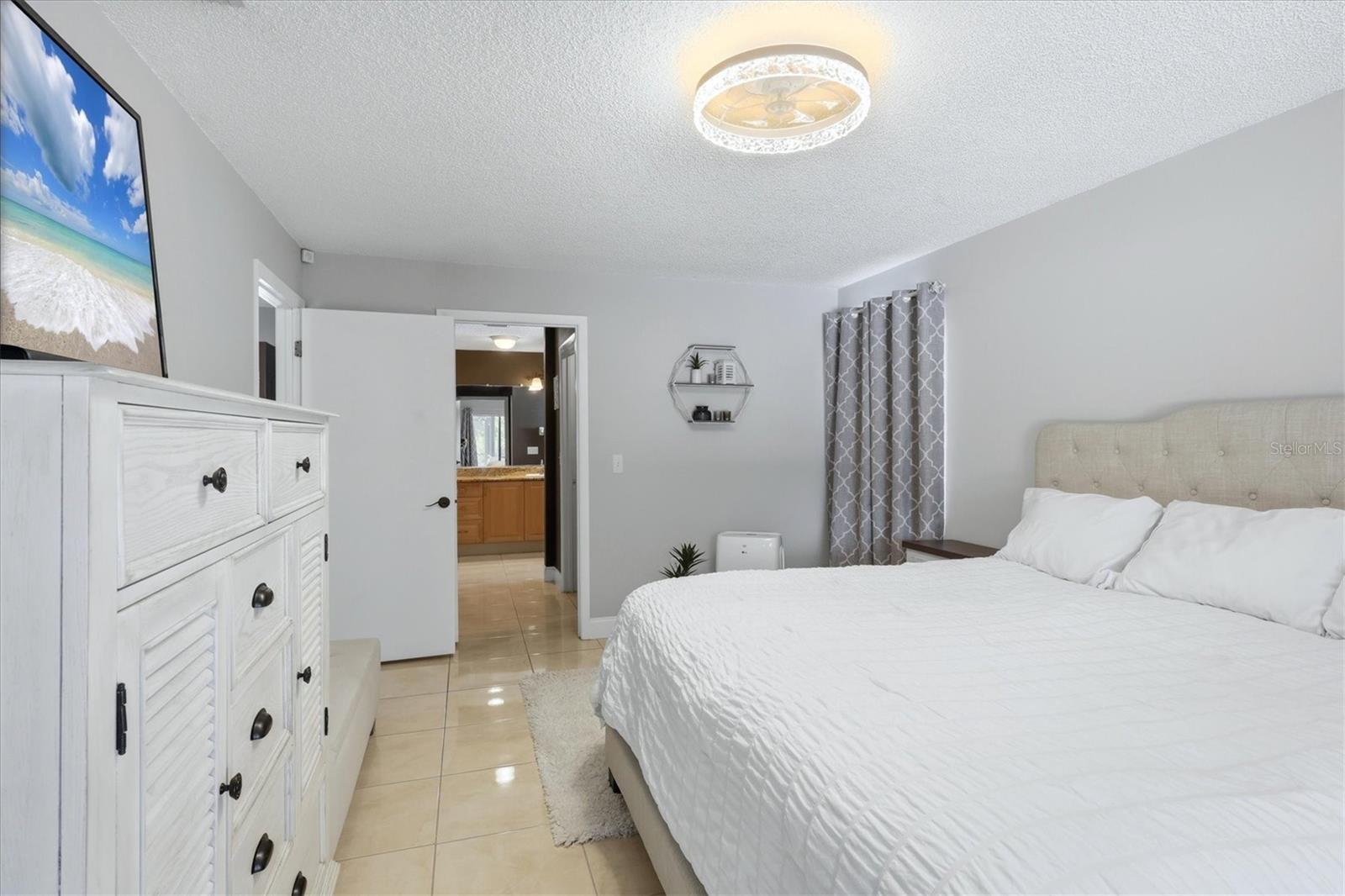 Image 29 of 42 For 8421 Country Park Way