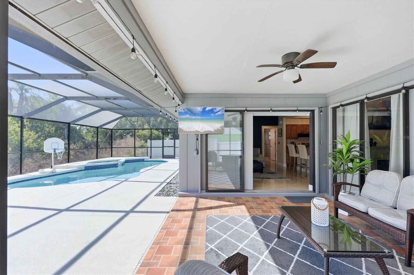 Image 34 of 42 For 8421 Country Park Way