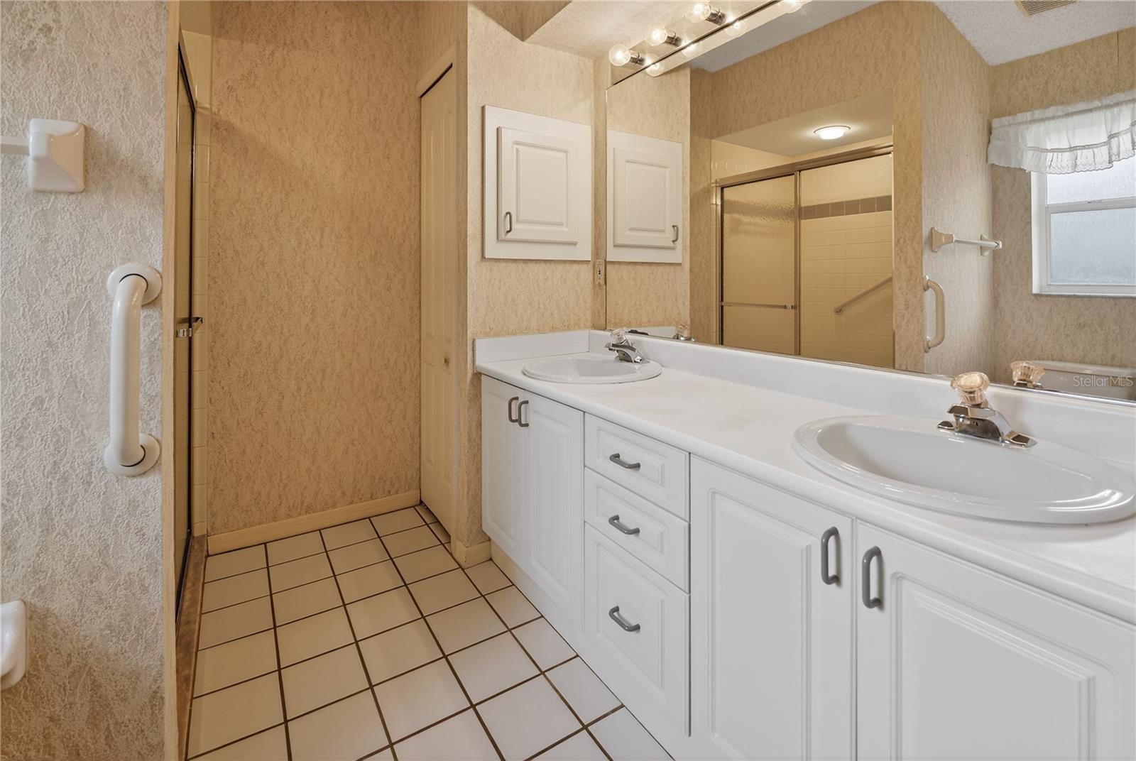 Image 14 of 21 For 4436 Fern Drive 5