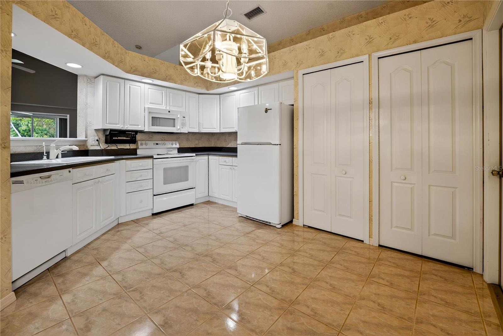 Image 7 of 21 For 4436 Fern Drive 5