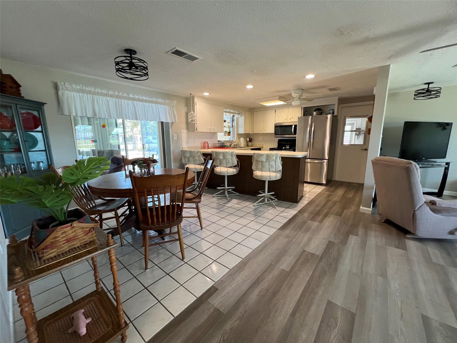 Image 6 of 20 For 2101 Arkansas Avenue