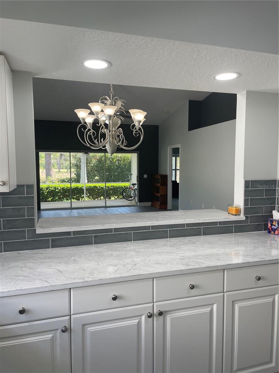 Image 12 of 13 For 7132 Melrose Place