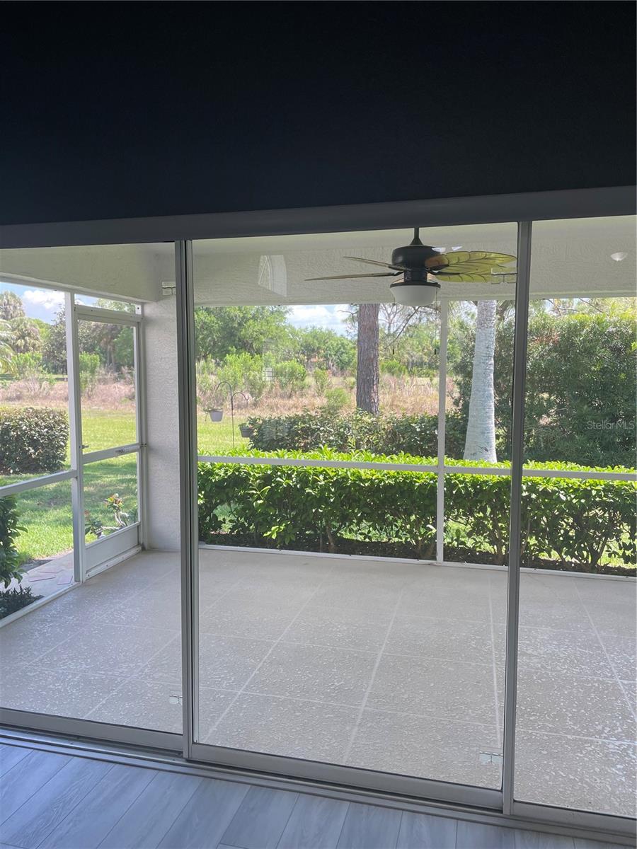 Image 5 of 13 For 7132 Melrose Place