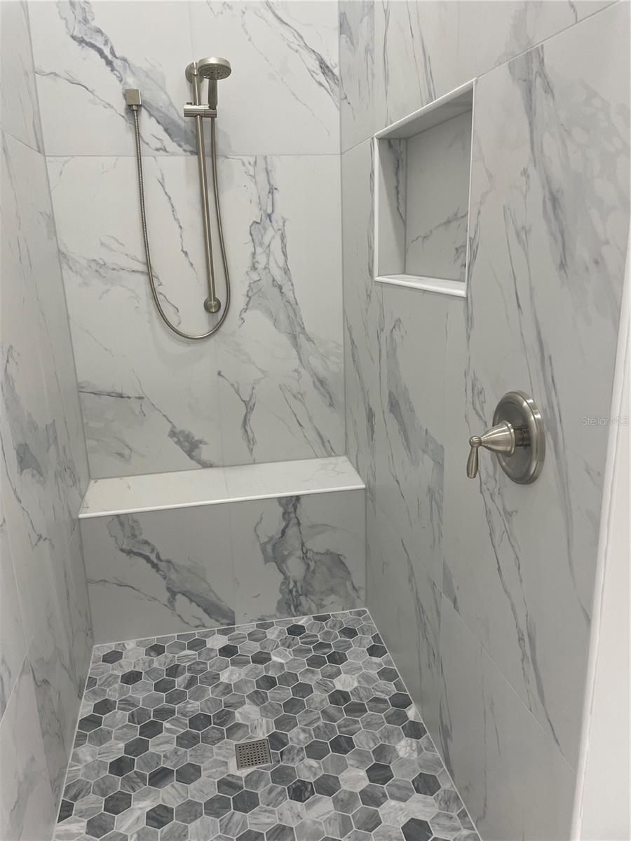 Image 8 of 13 For 7132 Melrose Place