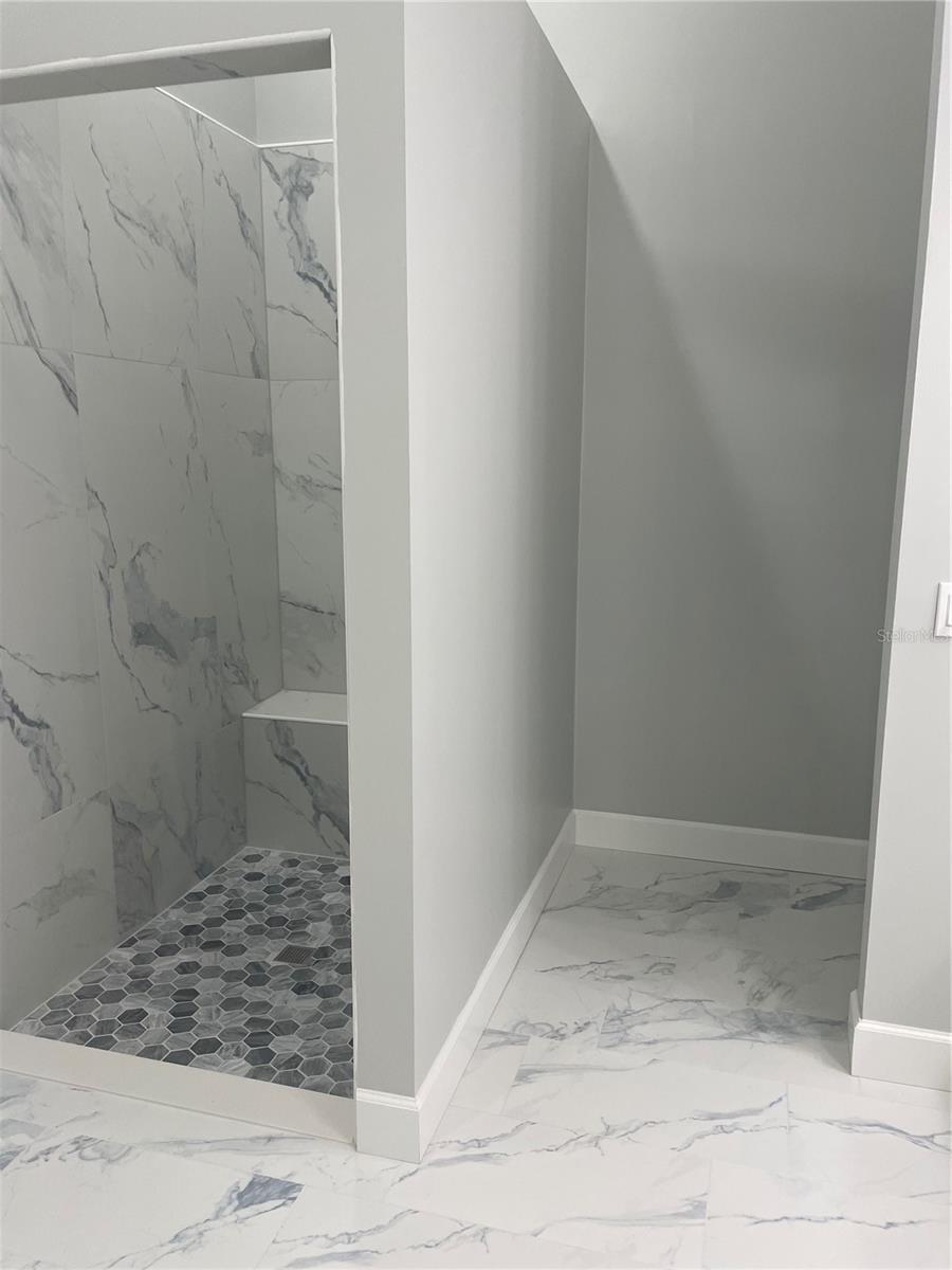 Image 9 of 13 For 7132 Melrose Place