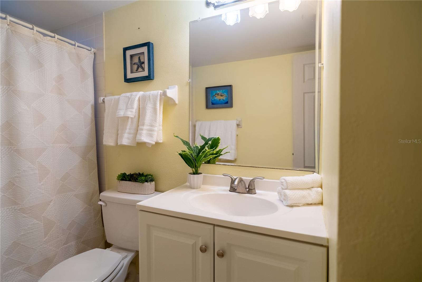 Listing photo id 14 for 925 Beach Road 107