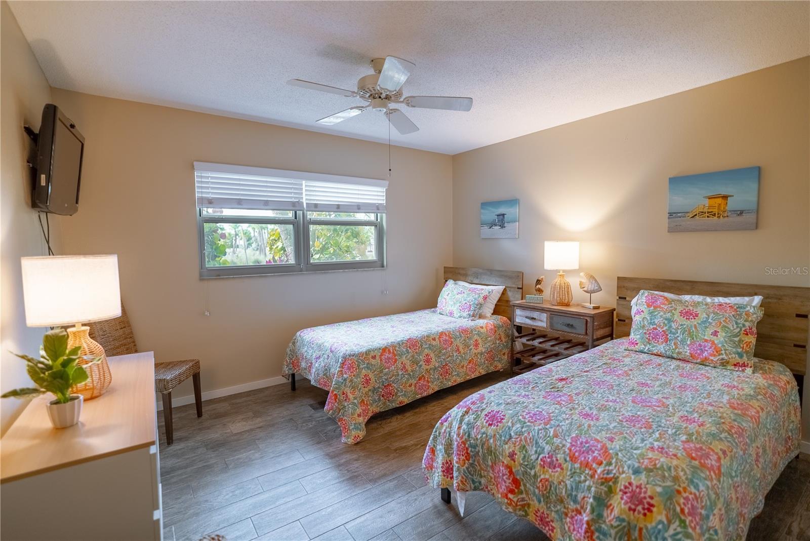 Listing photo id 15 for 925 Beach Road 107