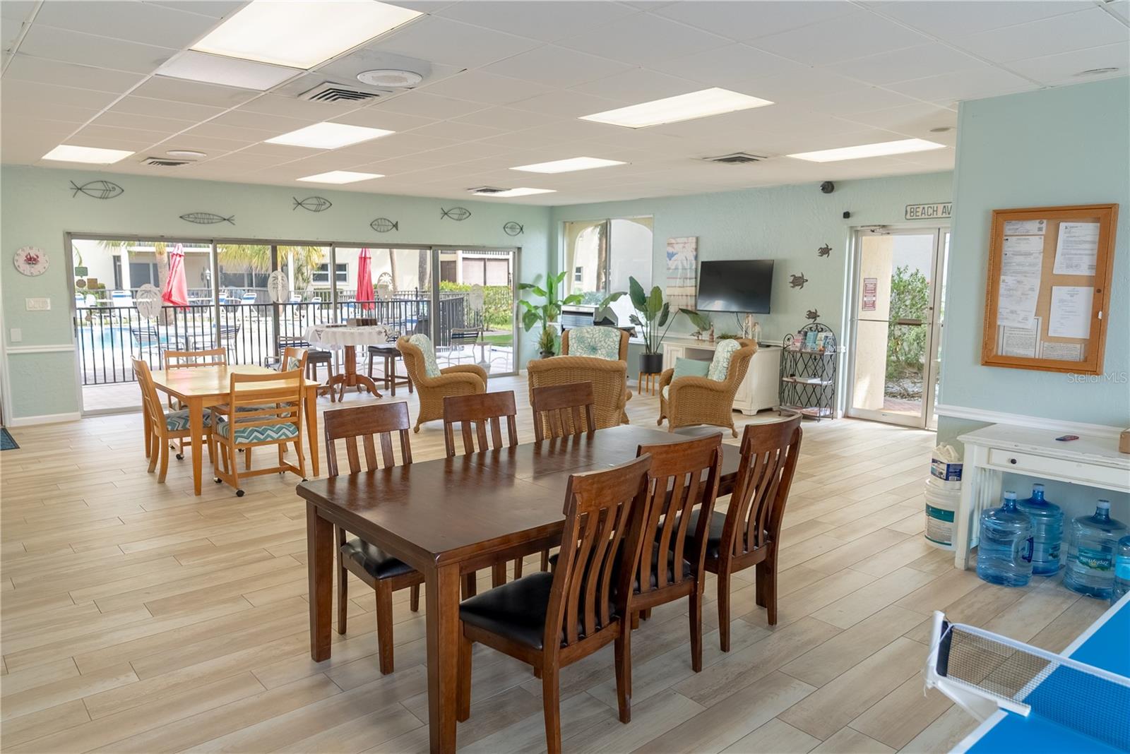 Listing photo id 19 for 925 Beach Road 107