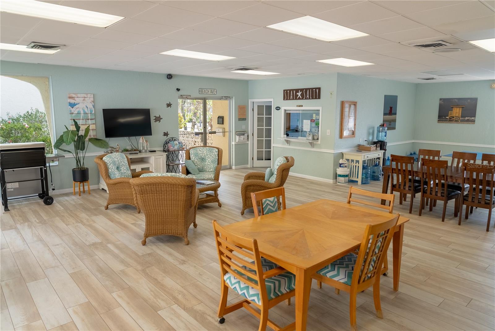 Listing photo id 20 for 925 Beach Road 107