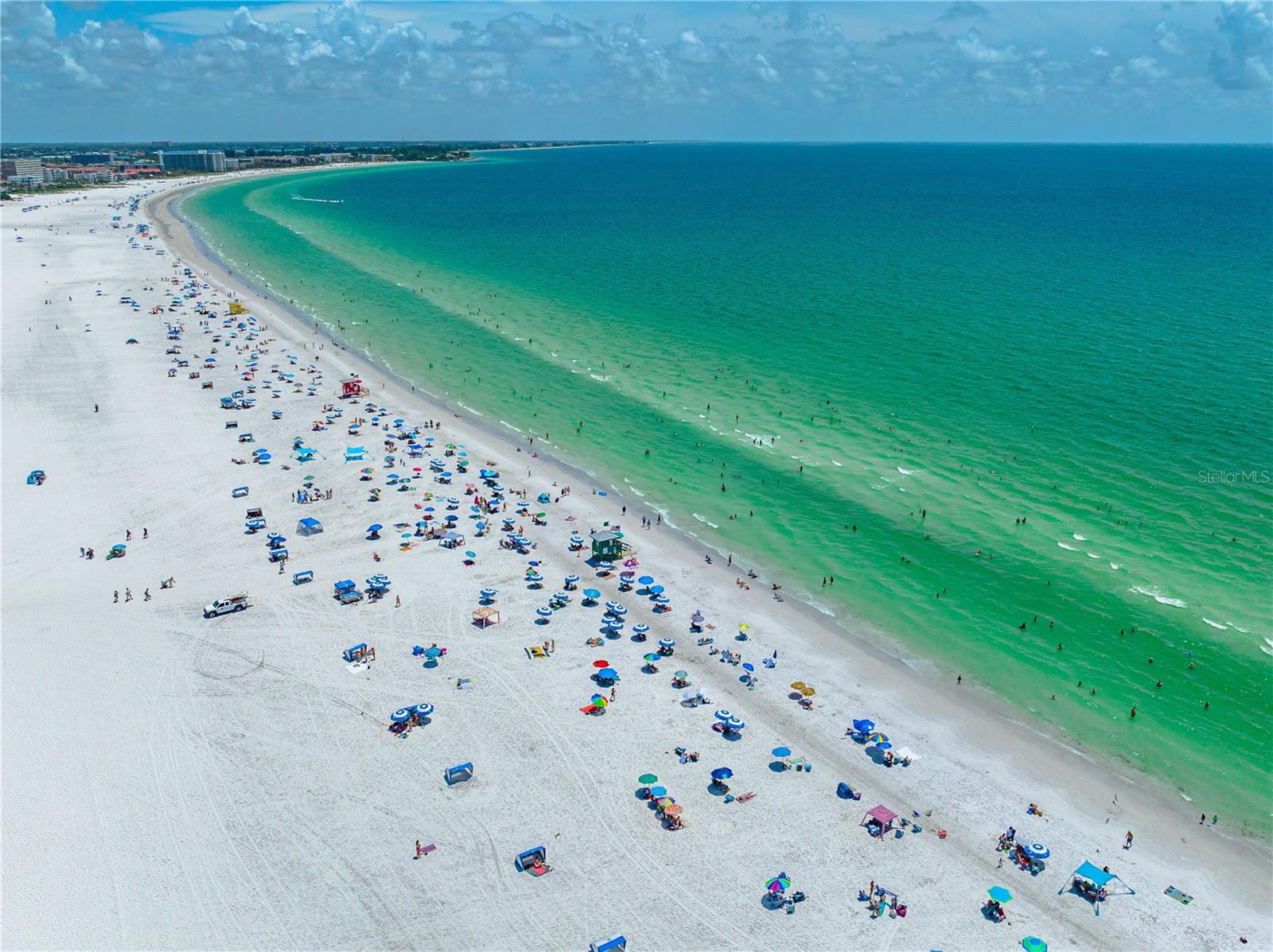 Listing photo id 25 for 925 Beach Road 107