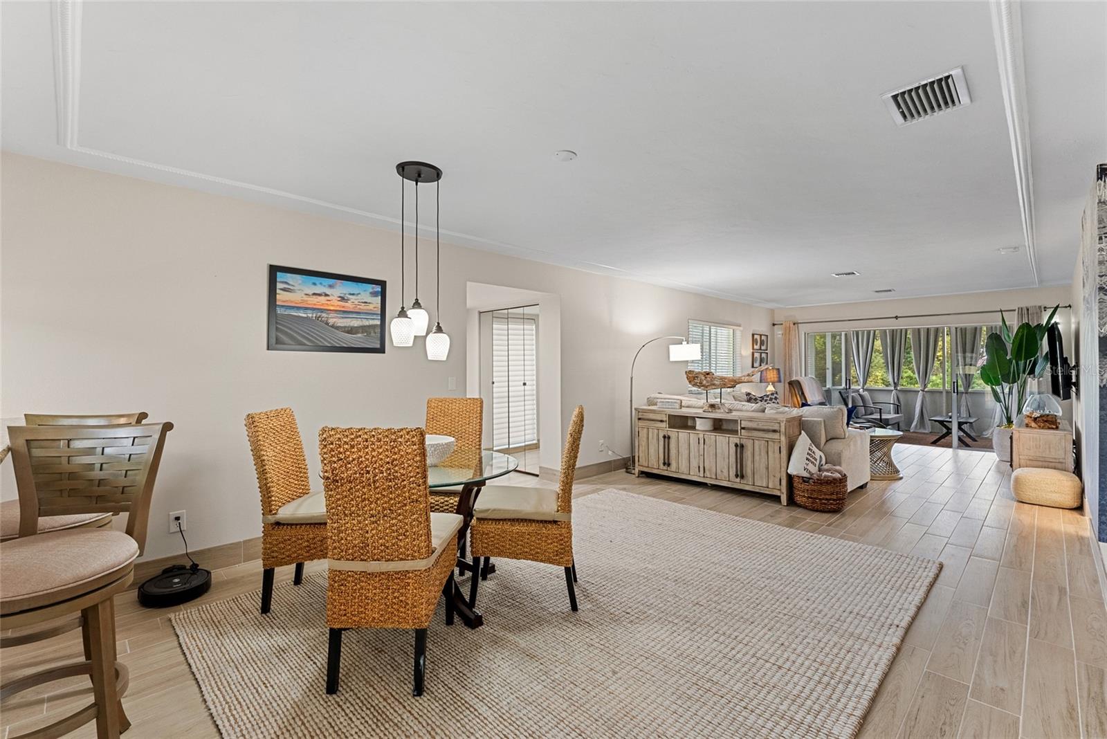 Image 11 of 49 For 310 Wexford Terrace 164
