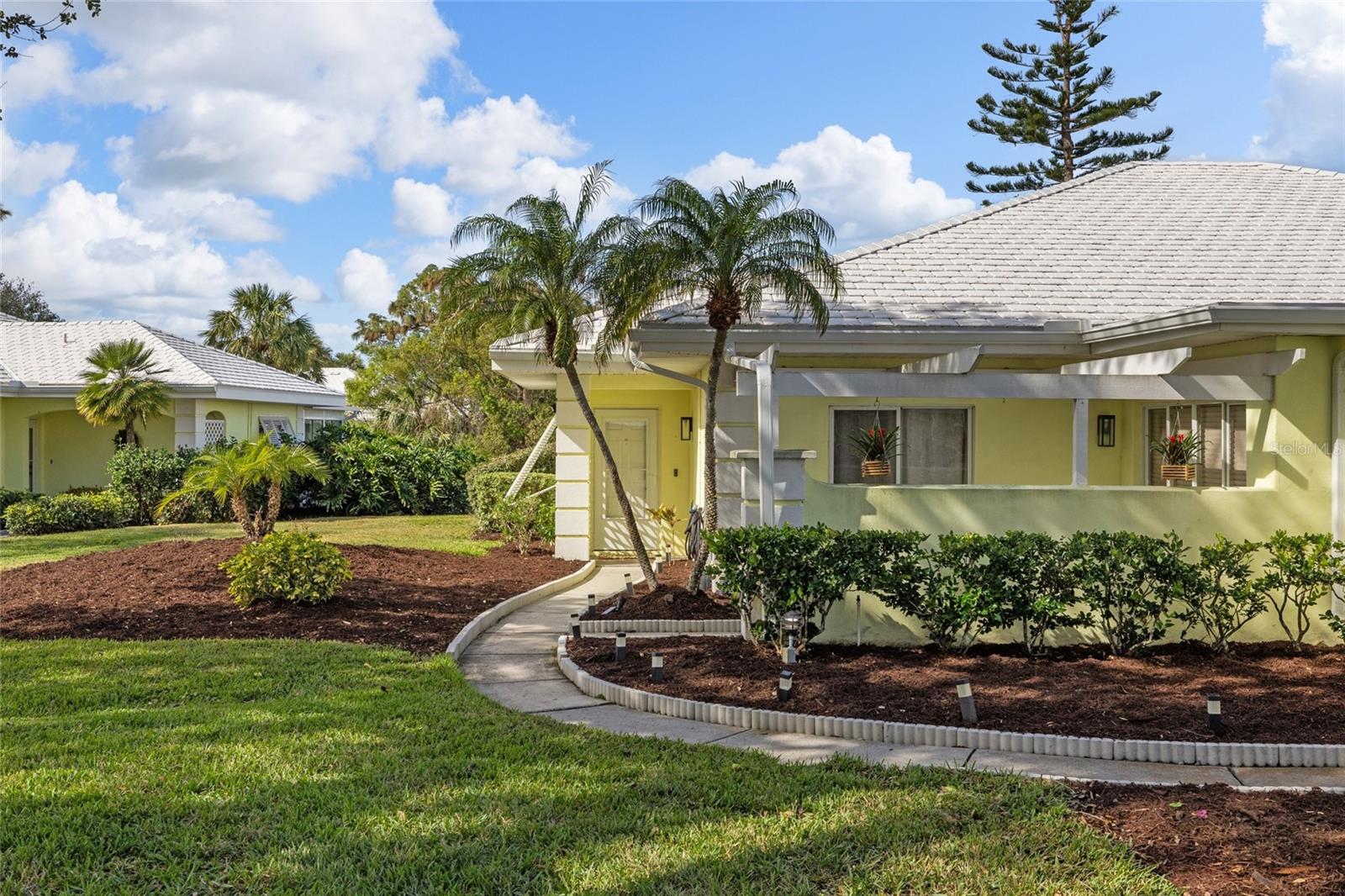 Image 2 of 49 For 310 Wexford Terrace 164