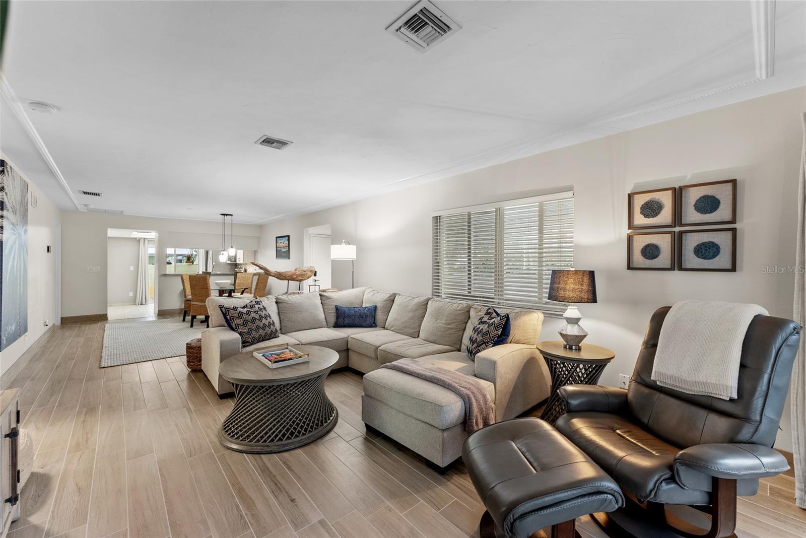 Image 20 of 49 For 310 Wexford Terrace 164
