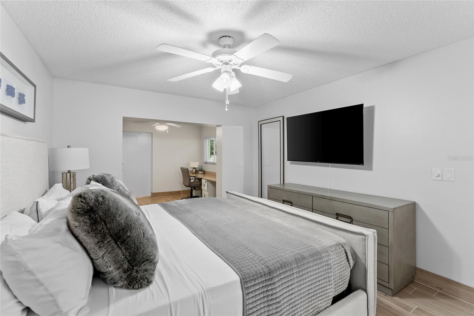 Image 33 of 49 For 310 Wexford Terrace 164
