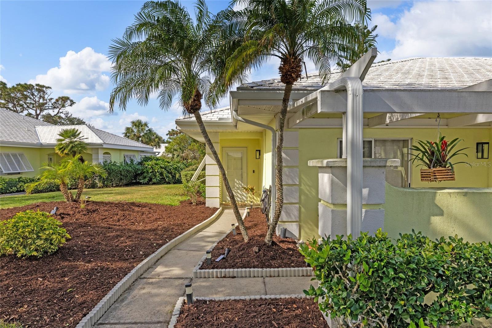 Image 5 of 49 For 310 Wexford Terrace 164