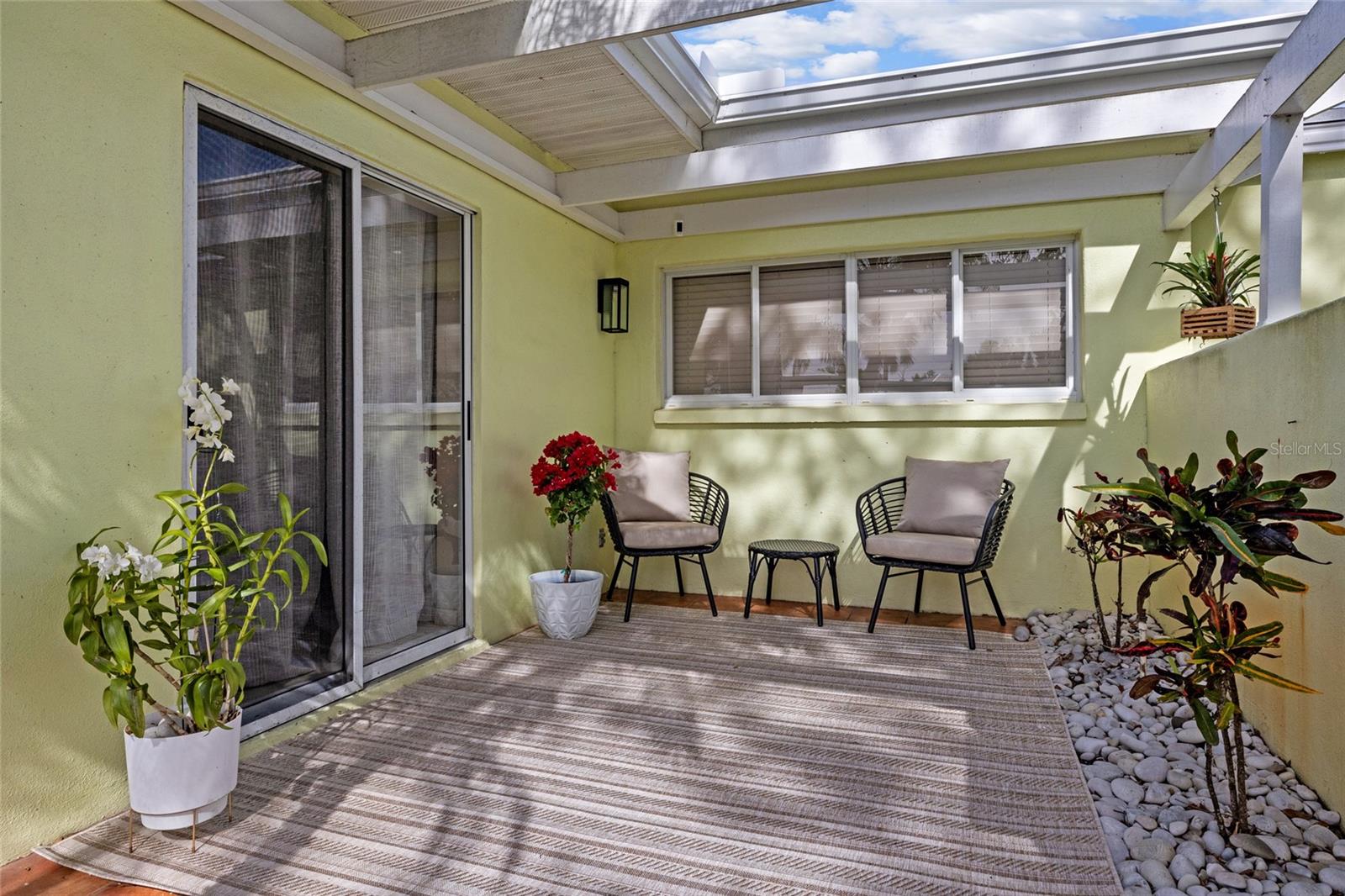Image 6 of 49 For 310 Wexford Terrace 164