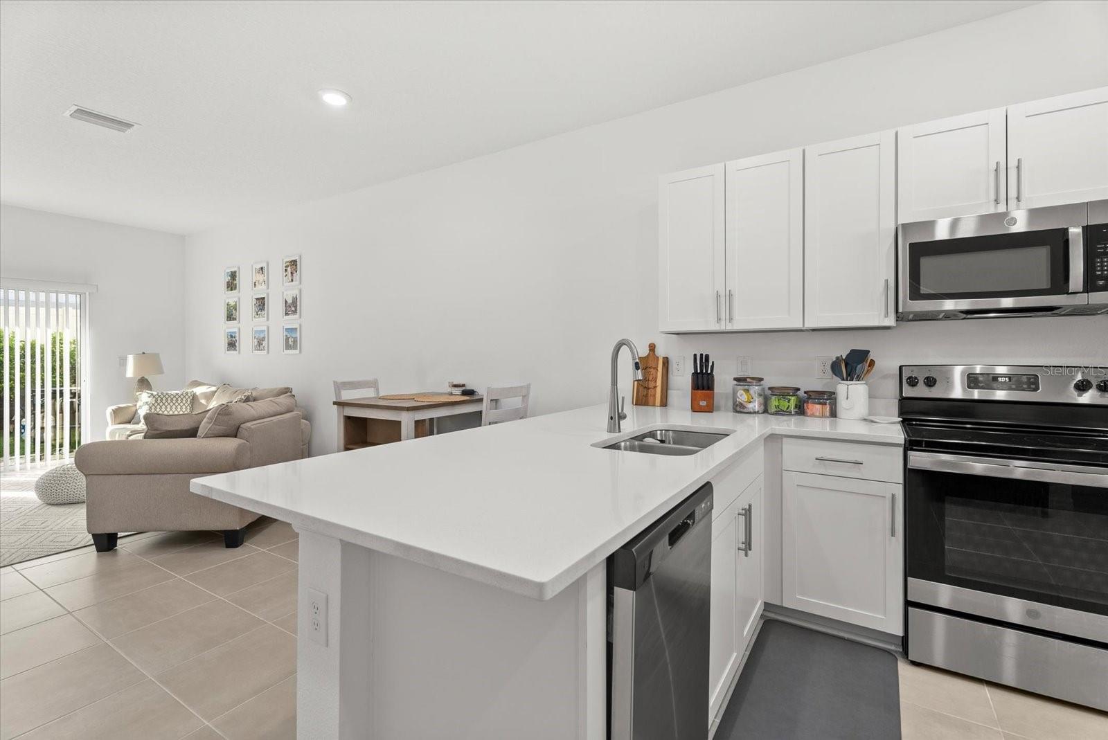 Image 10 of 50 For 8780 Daybreak Street