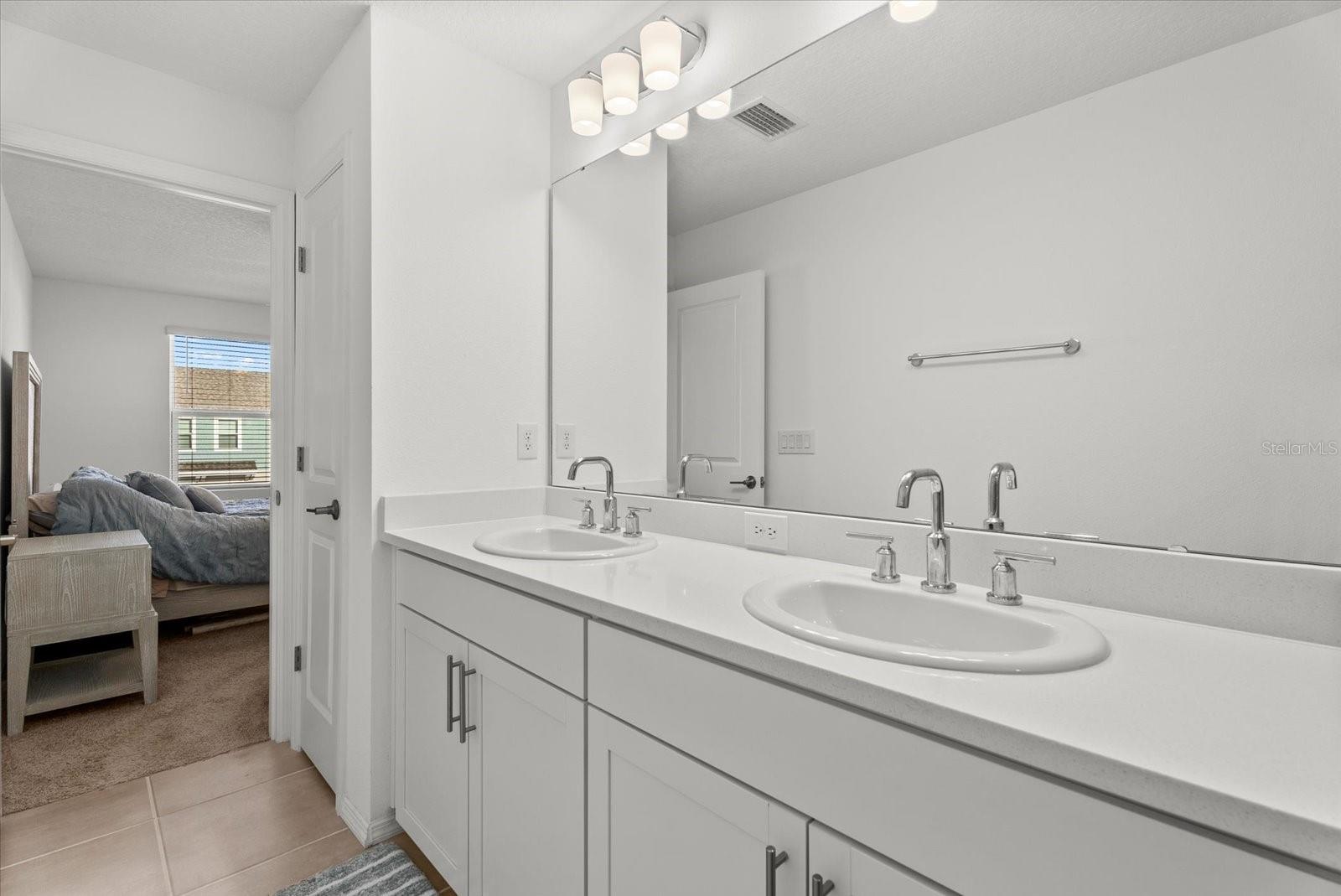 Image 22 of 50 For 8780 Daybreak Street