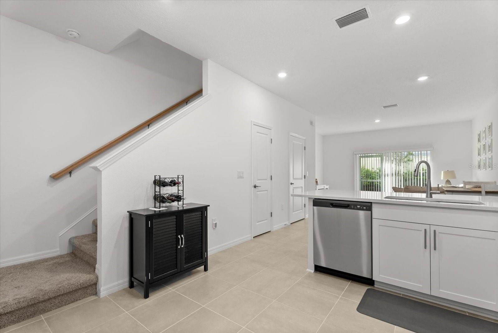 Image 6 of 50 For 8780 Daybreak Street