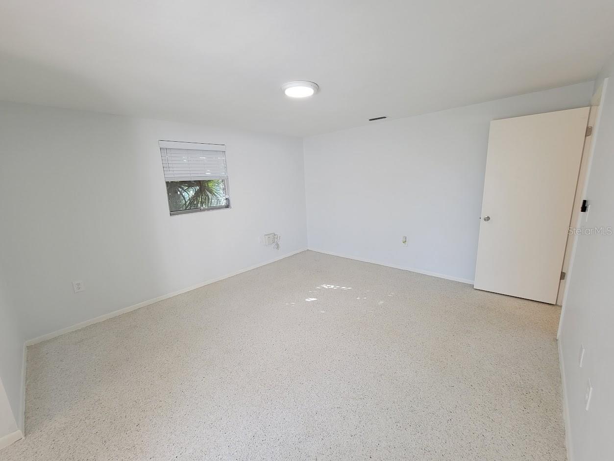 Image 25 of 58 For 401 Sunnyside Drive