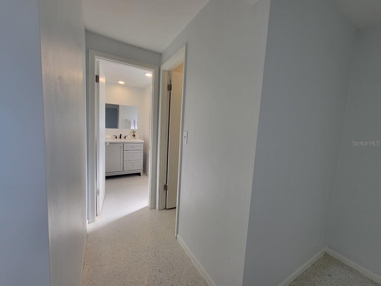 Image 26 of 58 For 401 Sunnyside Drive