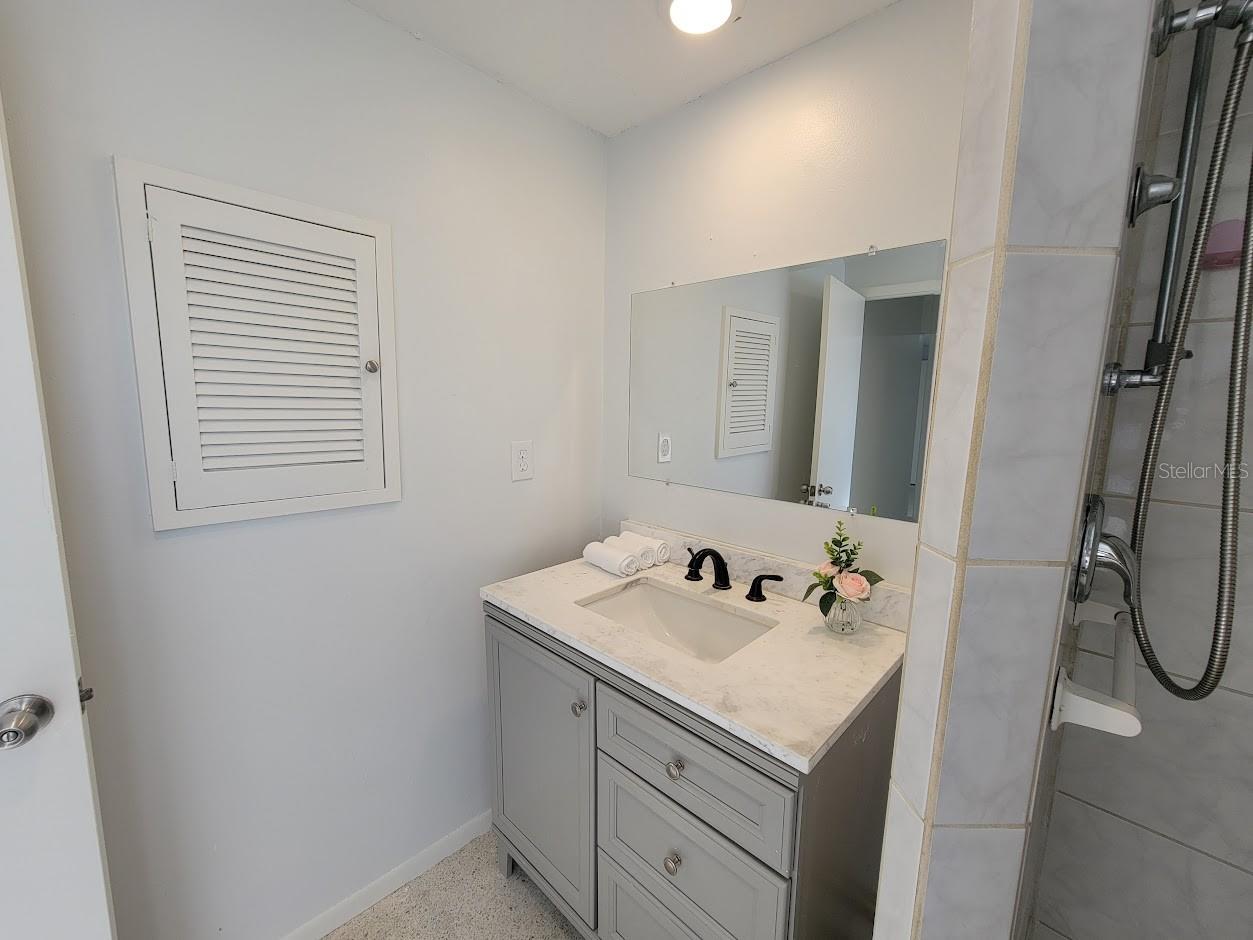 Image 29 of 58 For 401 Sunnyside Drive