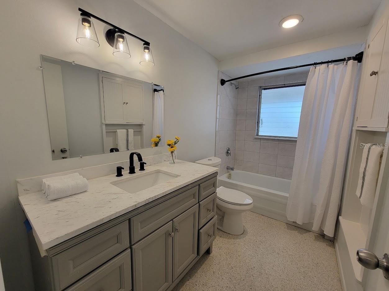 Image 34 of 58 For 401 Sunnyside Drive