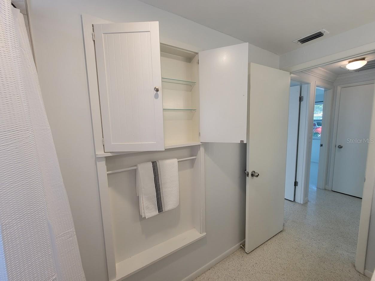 Image 36 of 58 For 401 Sunnyside Drive