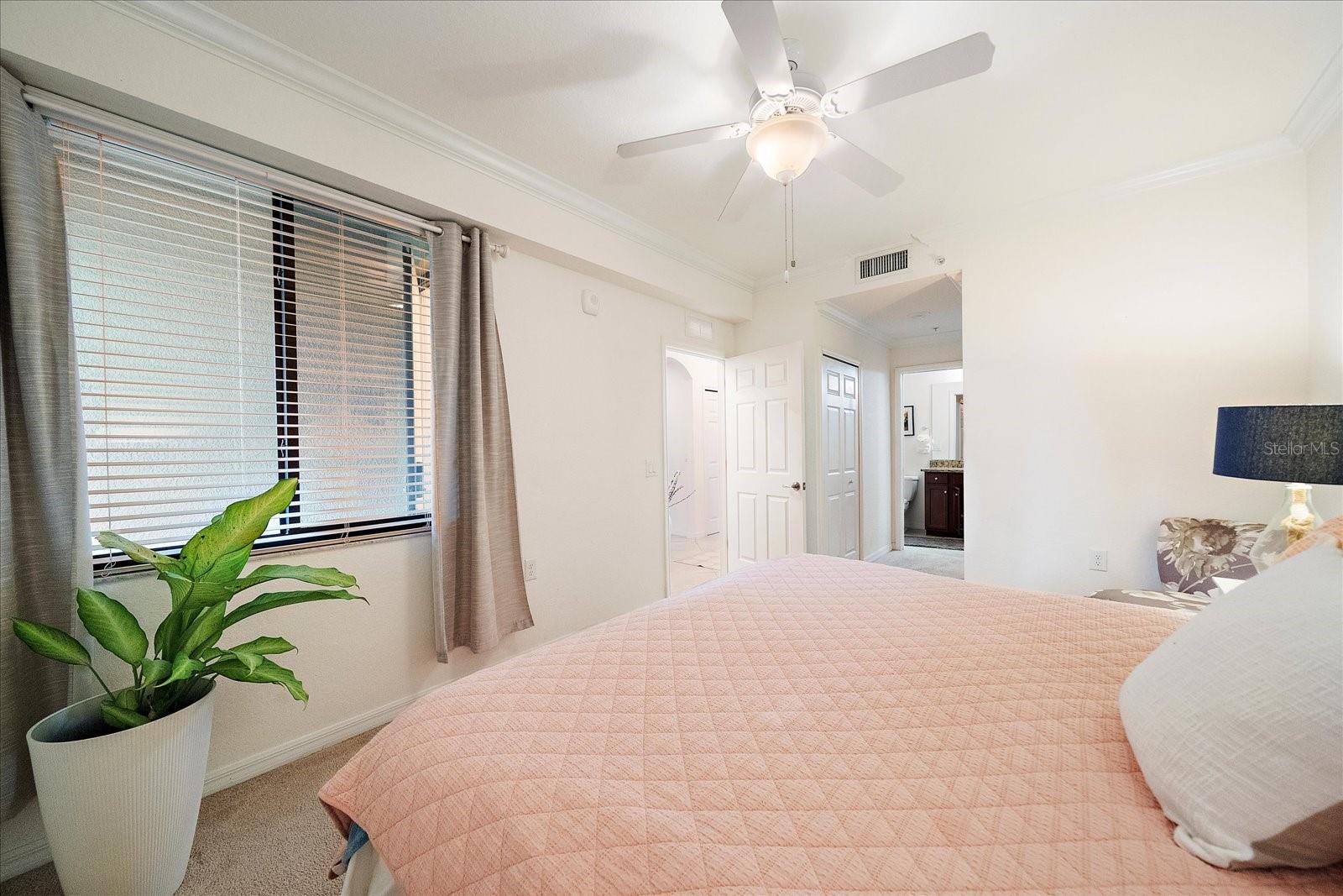 Image 18 of 52 For 16814 Vardon Terrace 106