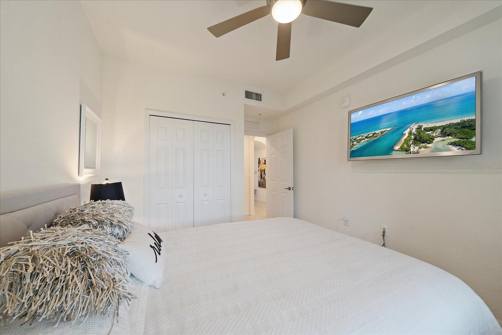 Image 22 of 52 For 16814 Vardon Terrace 106