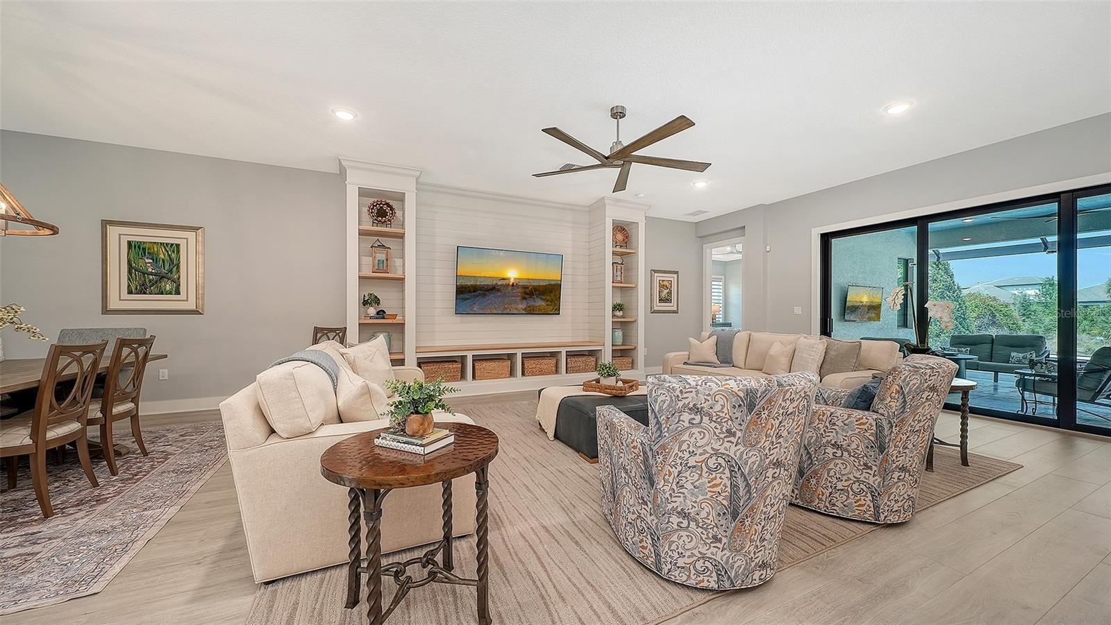 Image 10 of 76 For 5018 Surfside Circle