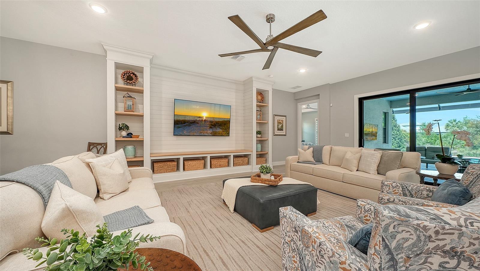 Image 12 of 76 For 5018 Surfside Circle