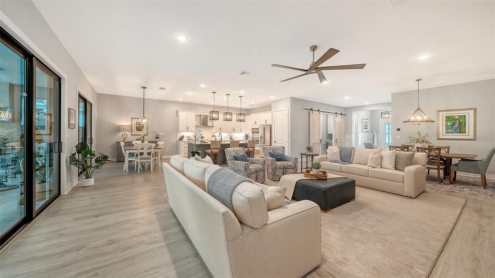 Image 13 of 76 For 5018 Surfside Circle