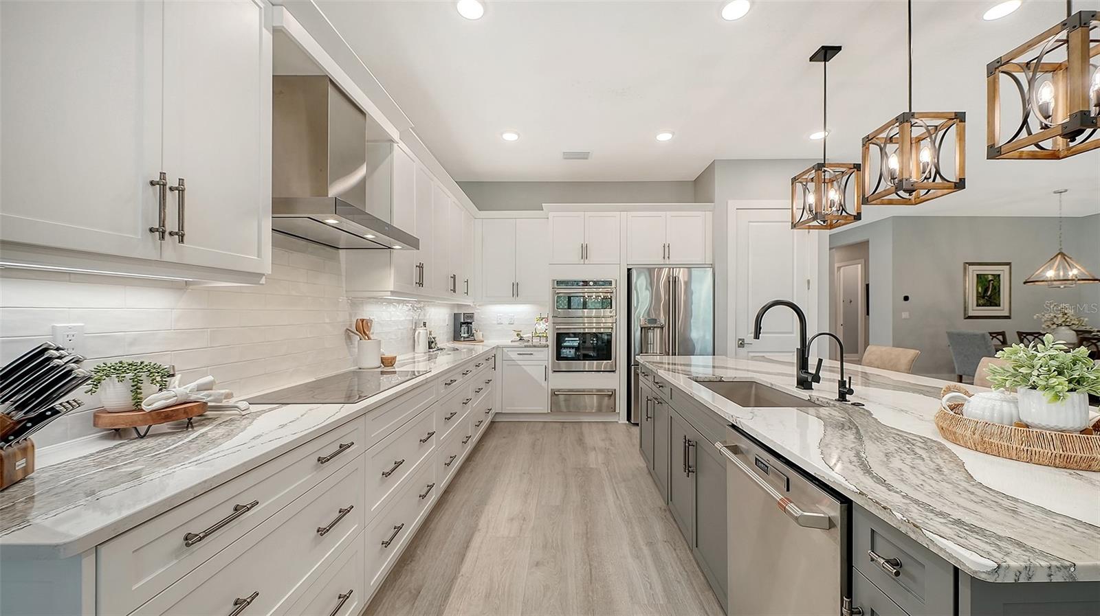 Image 15 of 76 For 5018 Surfside Circle