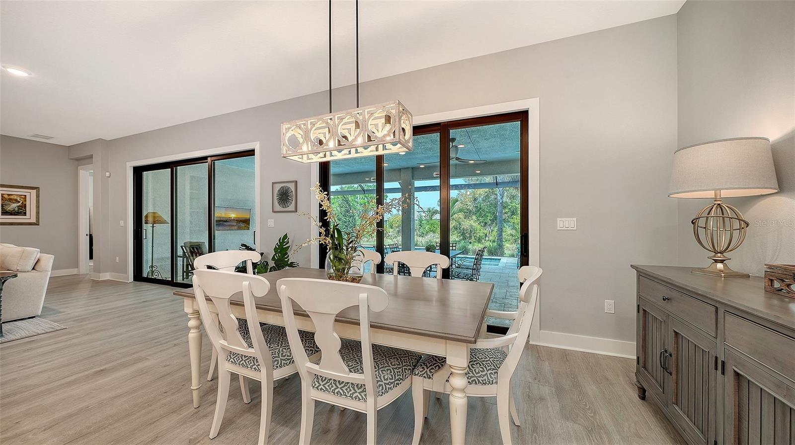 Image 19 of 76 For 5018 Surfside Circle