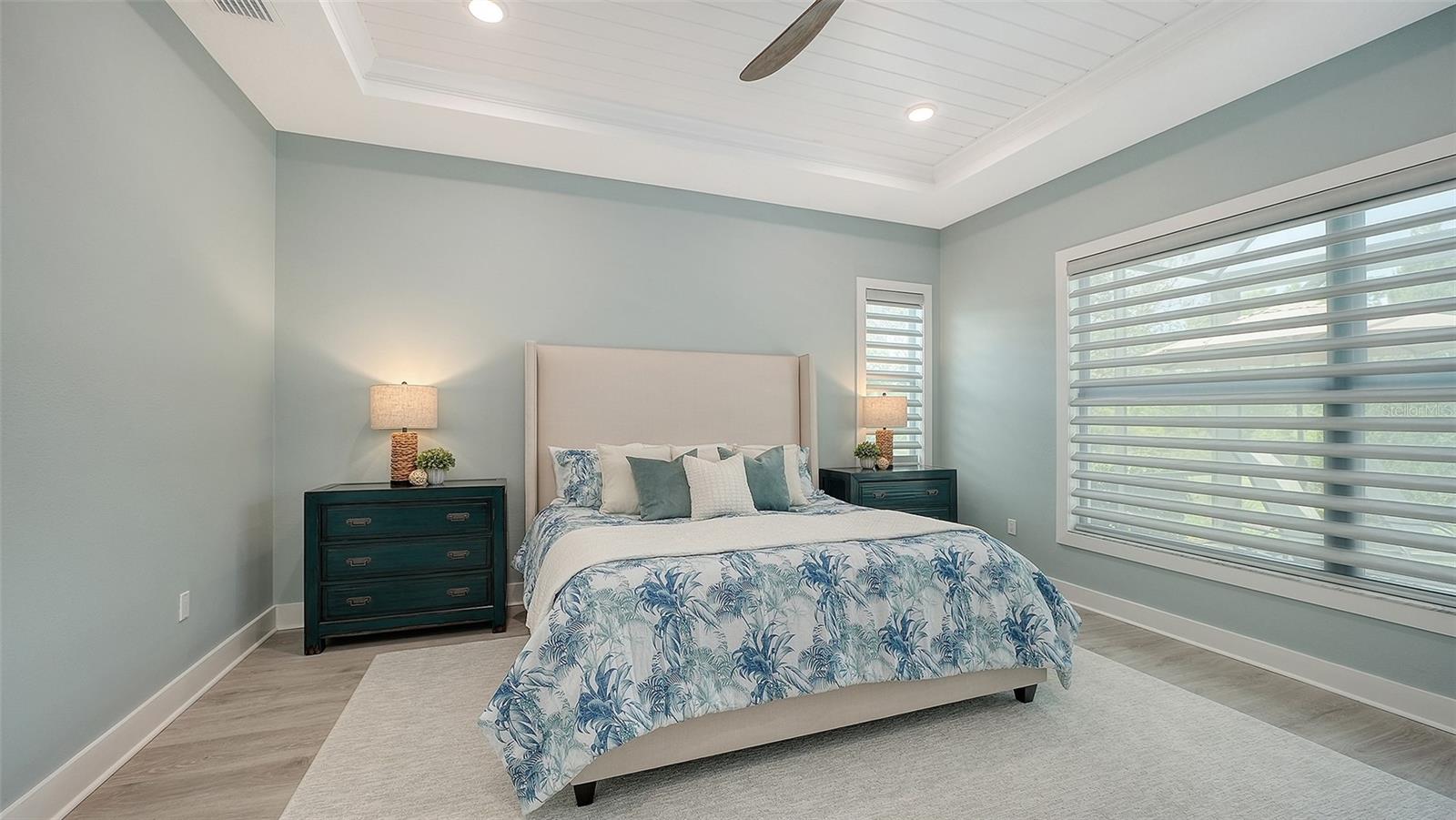 Image 24 of 76 For 5018 Surfside Circle