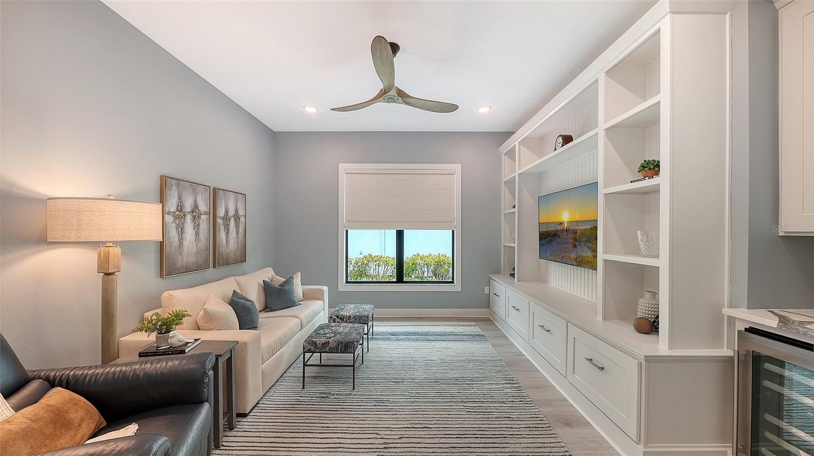 Image 31 of 76 For 5018 Surfside Circle